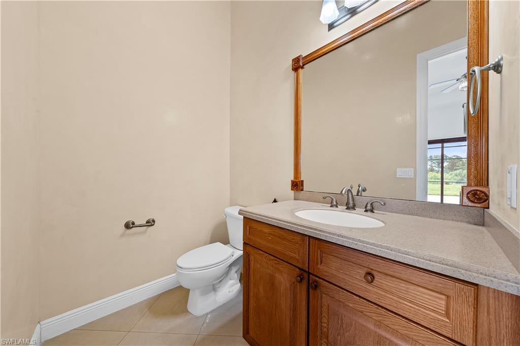 680 Mirror Lakes Ct Property Photo 17