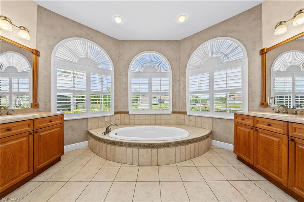 680 Mirror Lakes Ct Property Photo 20