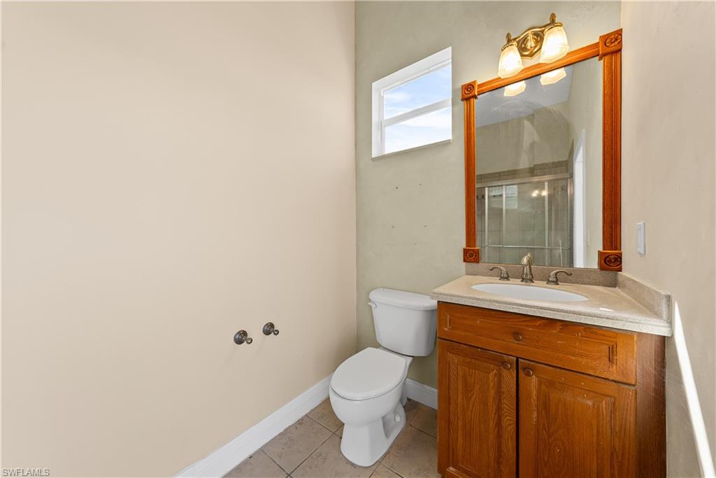 680 Mirror Lakes Ct Property Photo 23