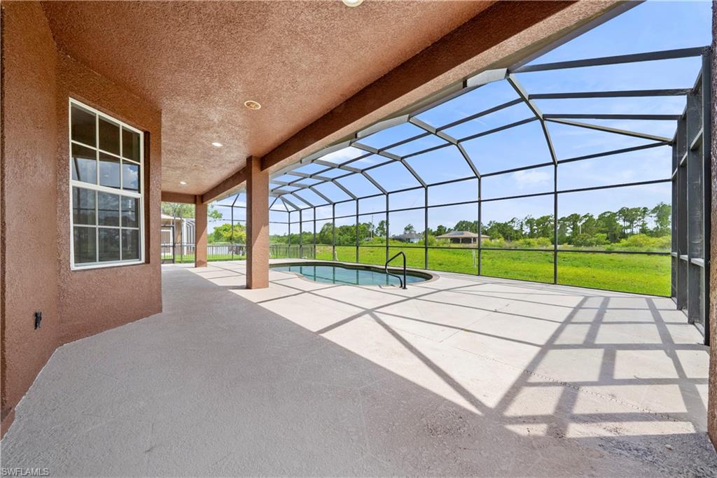 680 Mirror Lakes Ct Property Photo 27