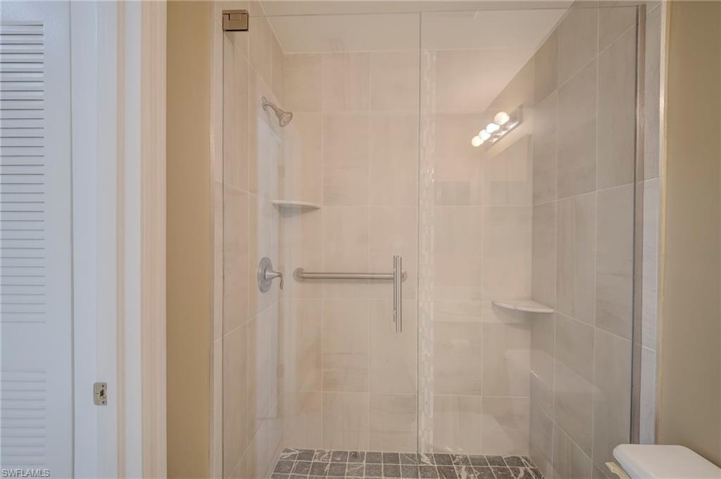 5709 Foxlake Dr 208 Property Photo 22
