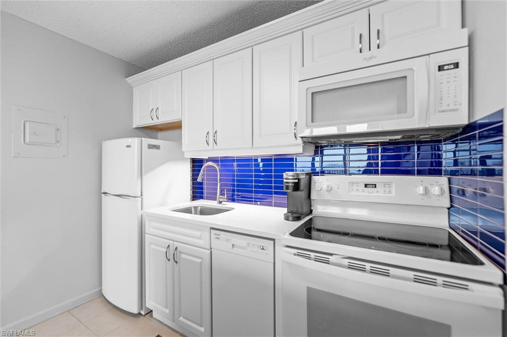 7360 Estero Blvd Ph2 Property Photo 6
