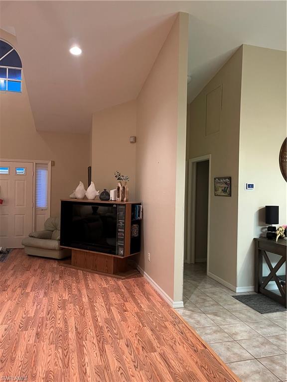 3289 Clubview Dr Property Photo 8