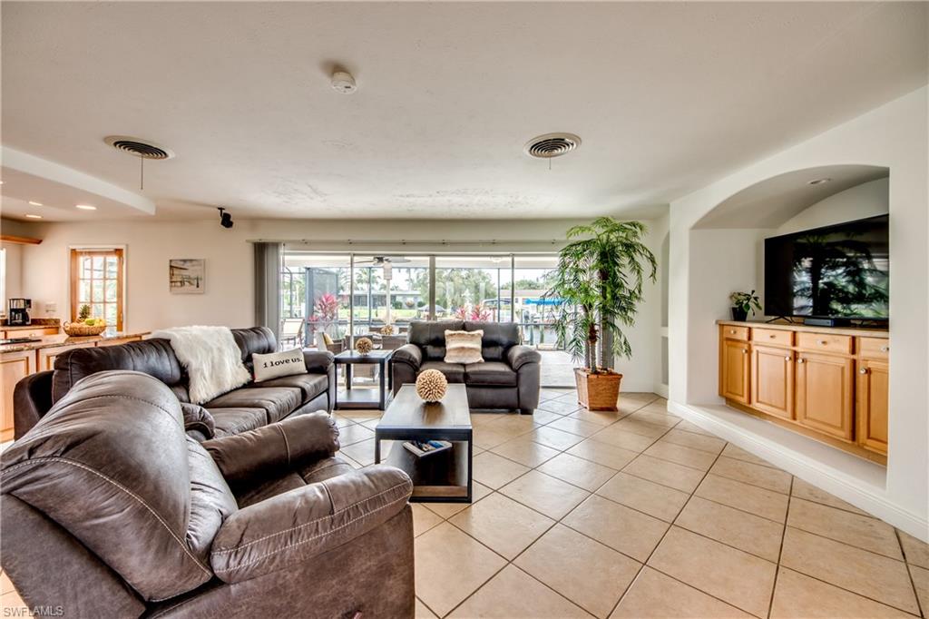 5359 Majestic Ct Property Photo 8