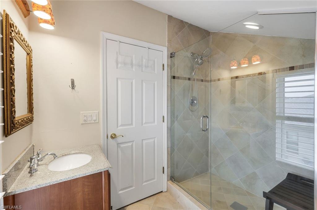 16861 Fox Den Property Photo 33