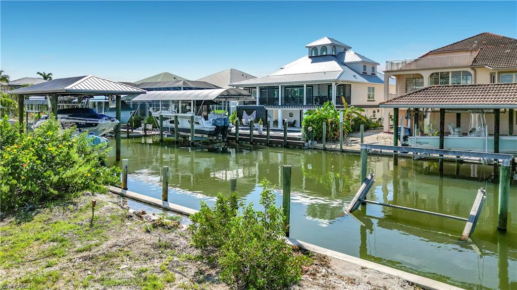 200 Curlew St Property Photo 14
