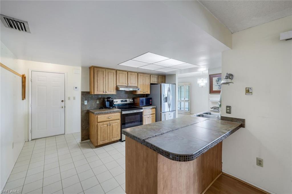 6711 Cadet Ave Property Photo 19