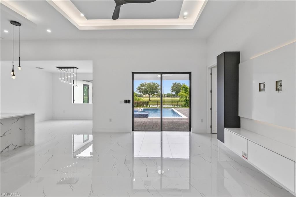 330 Sw 26th Pl Property Photo 5