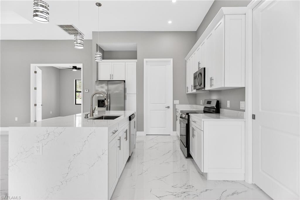1114 Bari St E Property Photo 12
