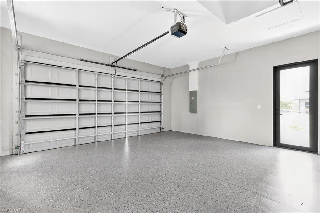 1114 Bari St E Property Photo 31