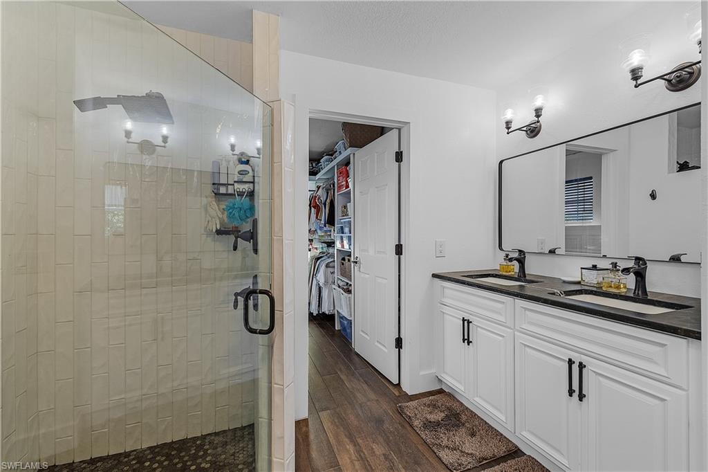 2551 Tamarind St Property Photo 15
