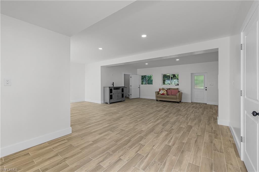 2551 Tamarind St Property Photo 17