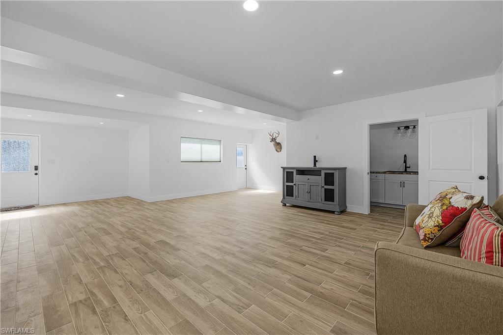 2551 Tamarind St Property Photo 18