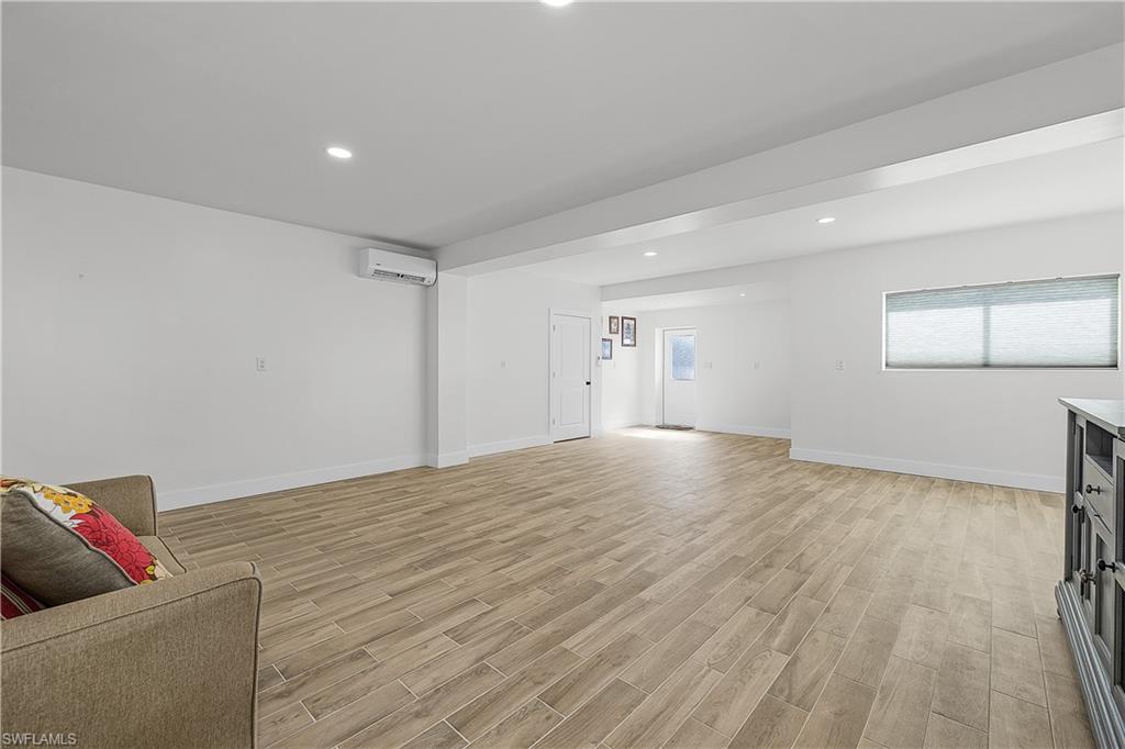 2551 Tamarind St Property Photo 19