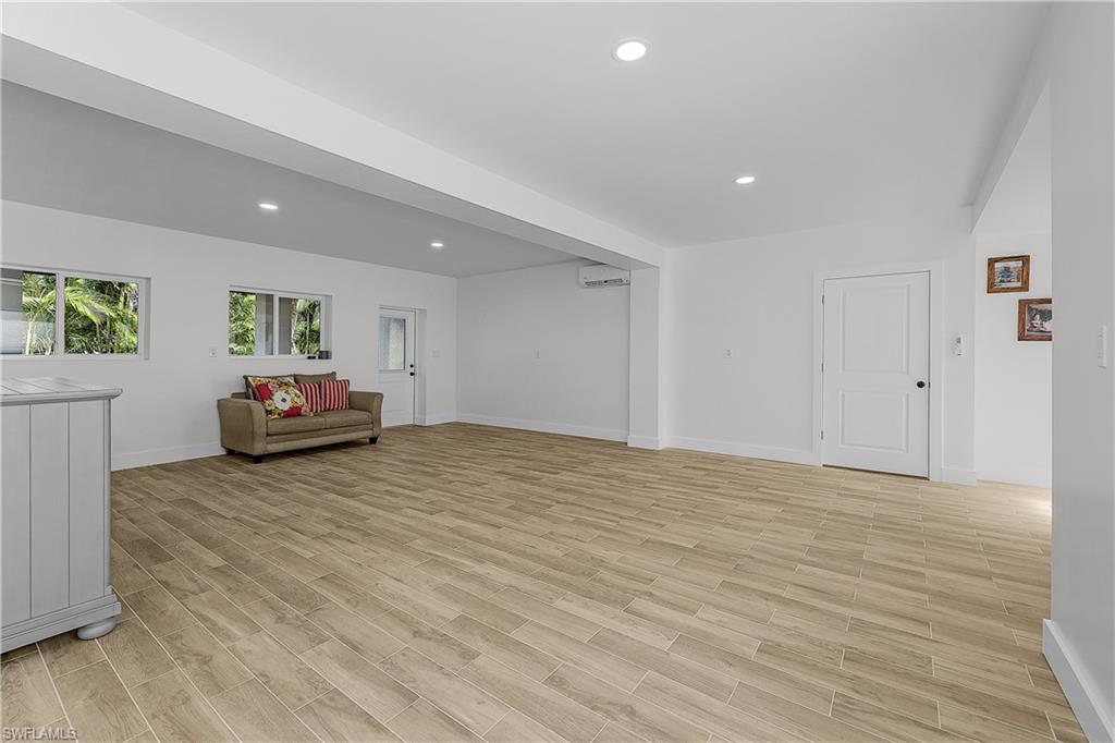 2551 Tamarind St Property Photo 20
