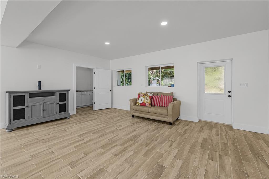 2551 Tamarind St Property Photo 22