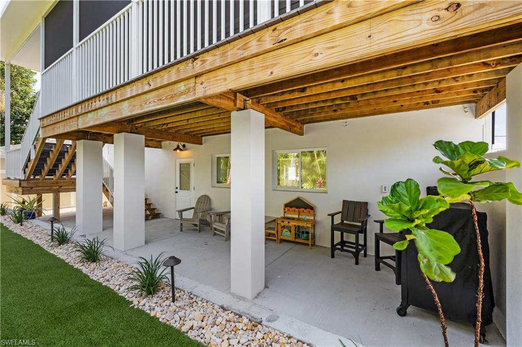 2551 Tamarind St Property Photo 23