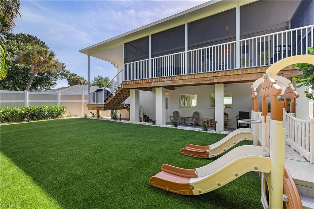 2551 Tamarind St Property Photo 24