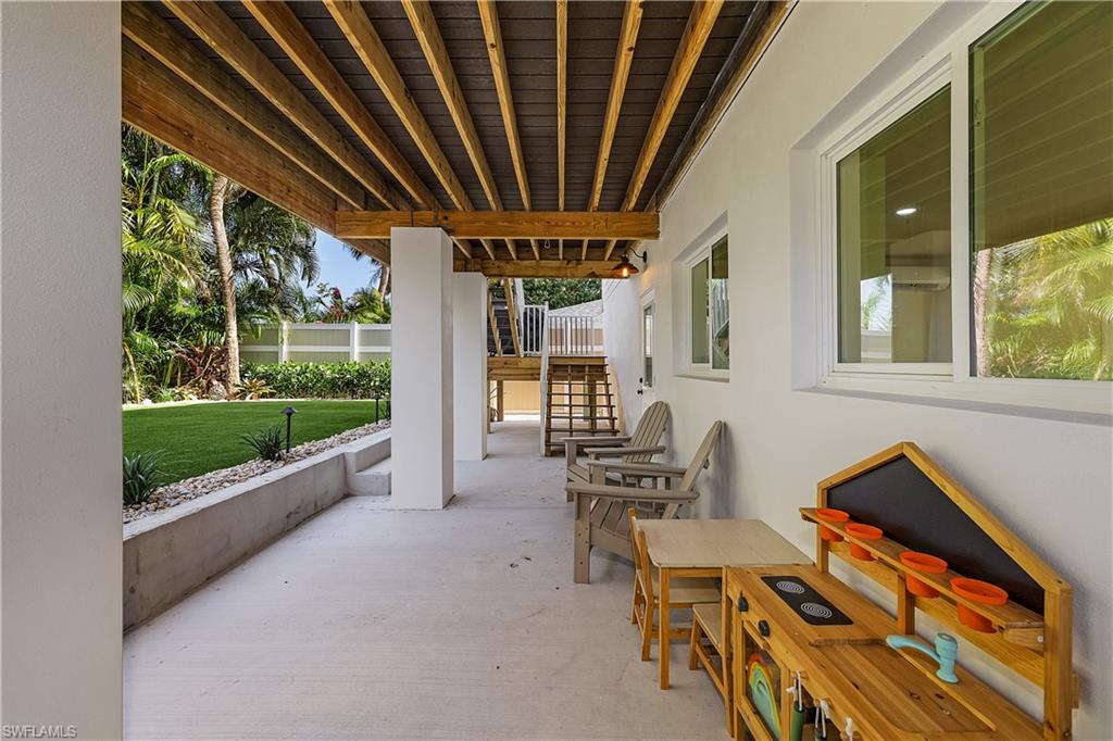 2551 Tamarind St Property Photo 26
