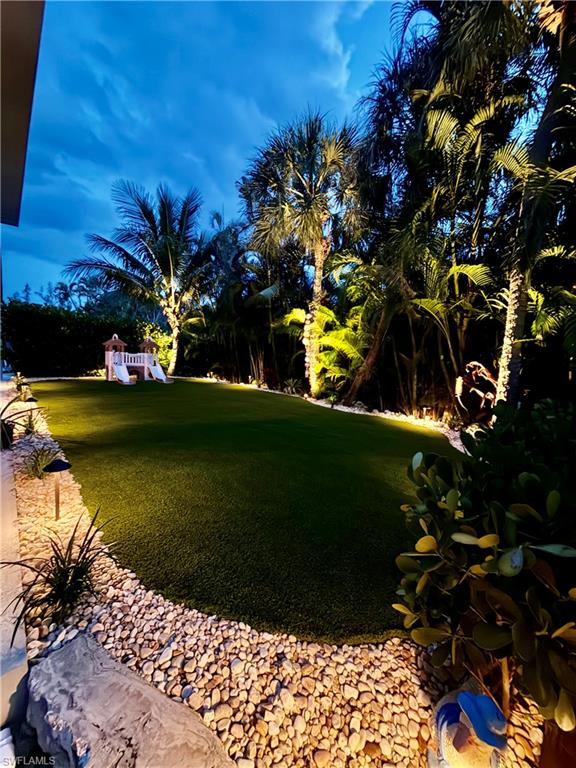 2551 Tamarind St Property Photo 28