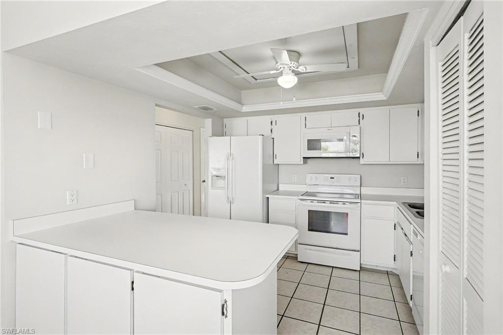 4528 Se 5th Pl 8 Property Photo 2