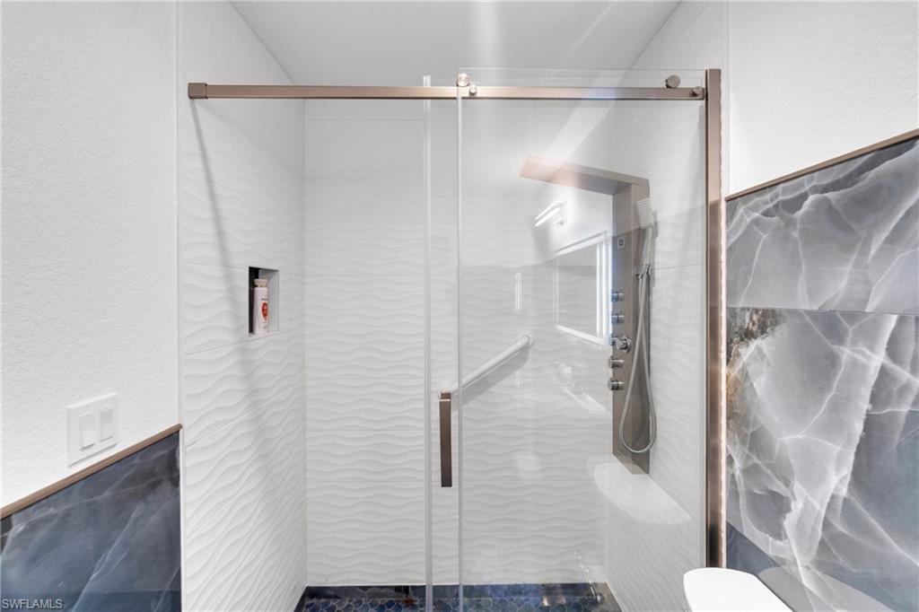 6511 Royal Woods Dr Property Photo 21