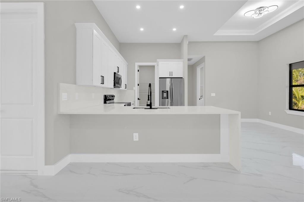 1112 Summa Blvd Property Photo 4
