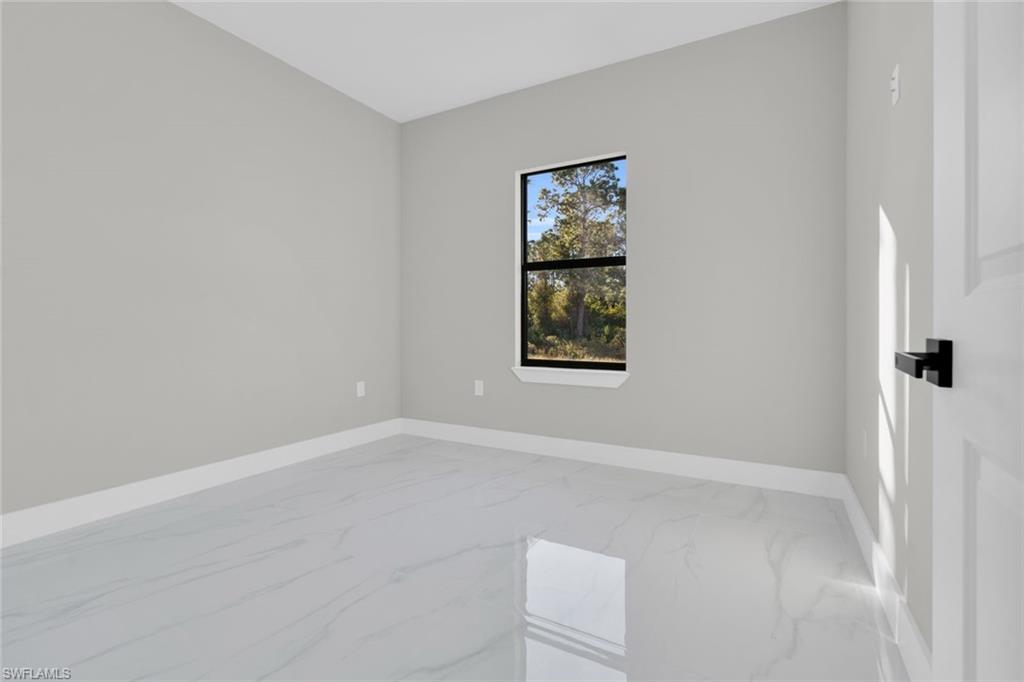 1112 Summa Blvd Property Photo 7
