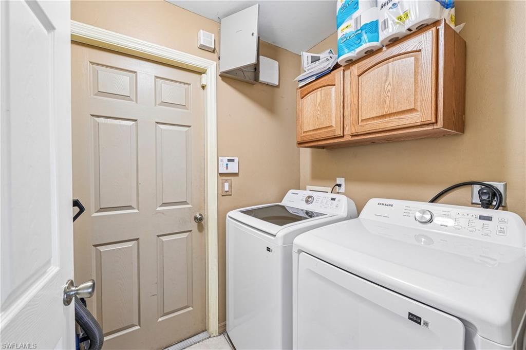 437 Raymer St Property Photo 24