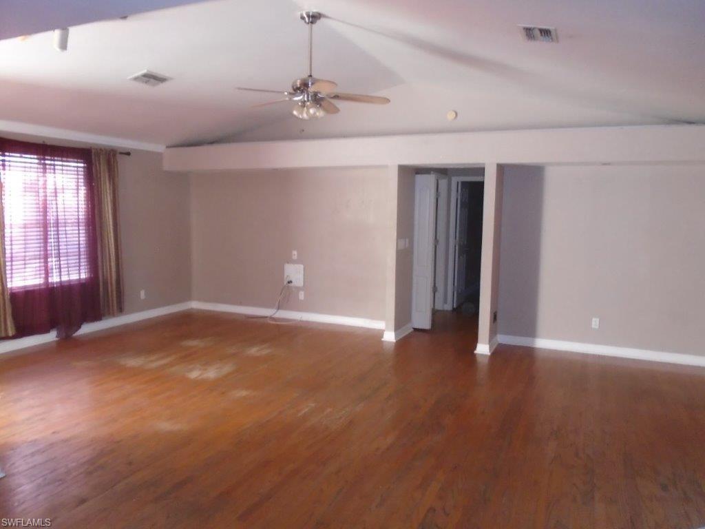 3310 9th St W Property Photo 2