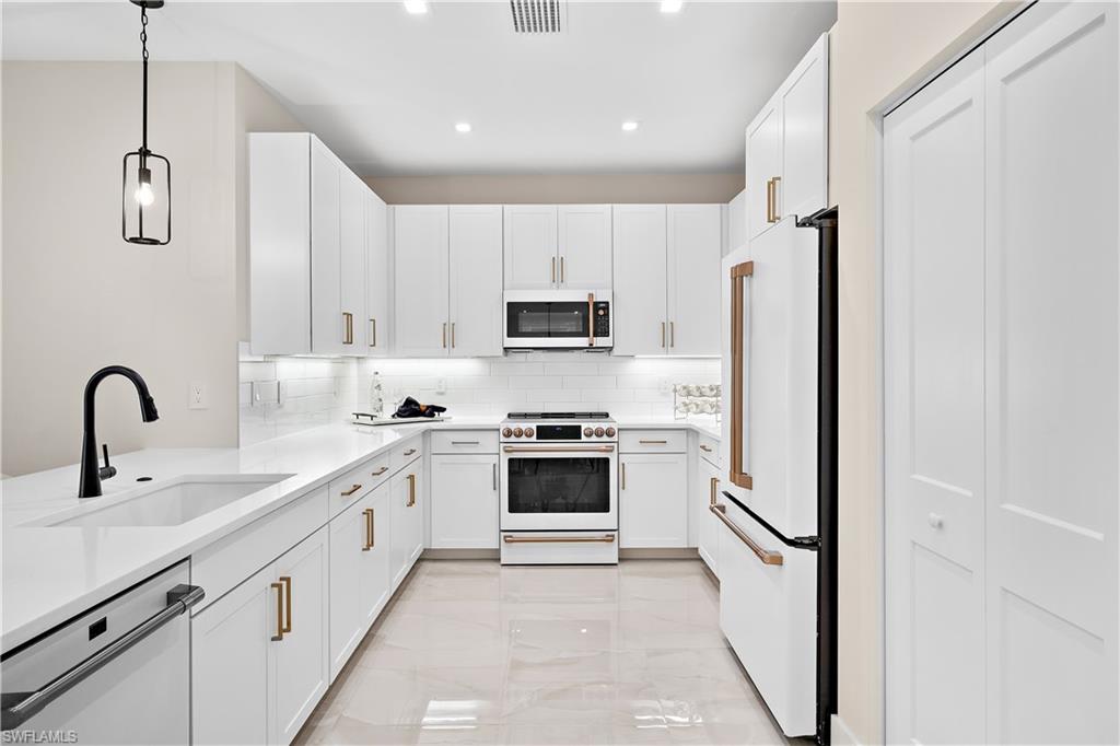 10952 Salt Bay Way Property Photo 6