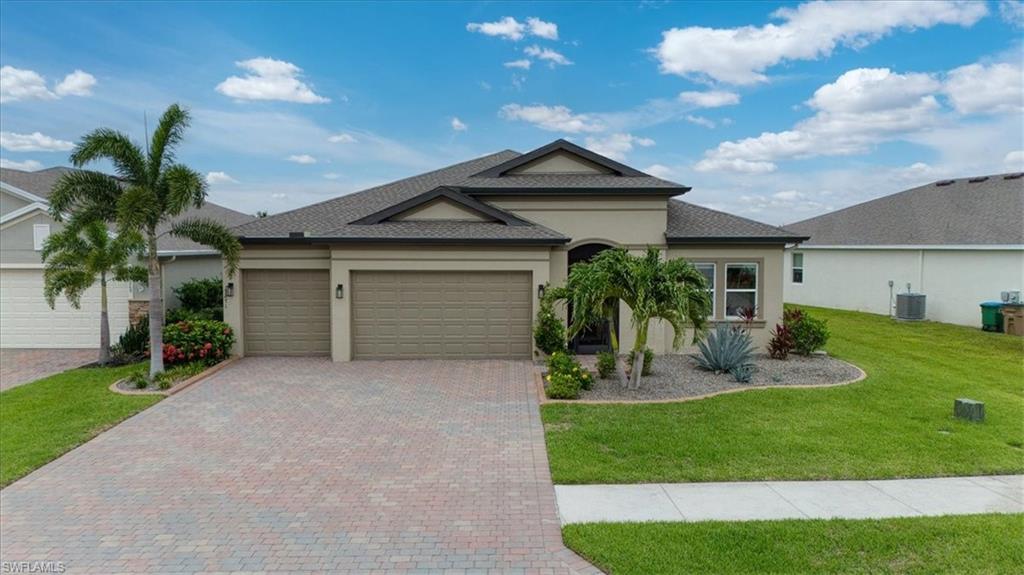 3271 Baravaldo Cir Property Photo 3