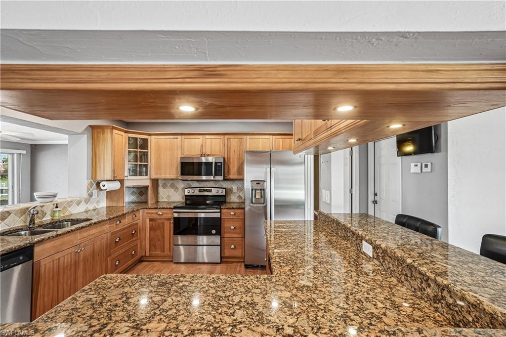 2206 Se 10th Pl Property Photo 11