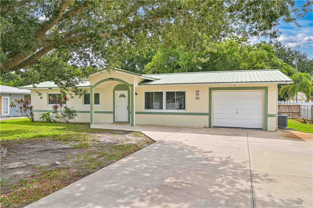 1130 Travis AVE Property Photo 1