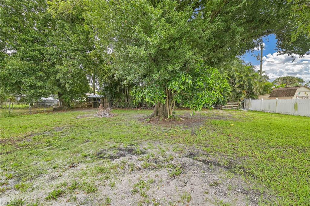 1130 Travis Ave Property Photo 2