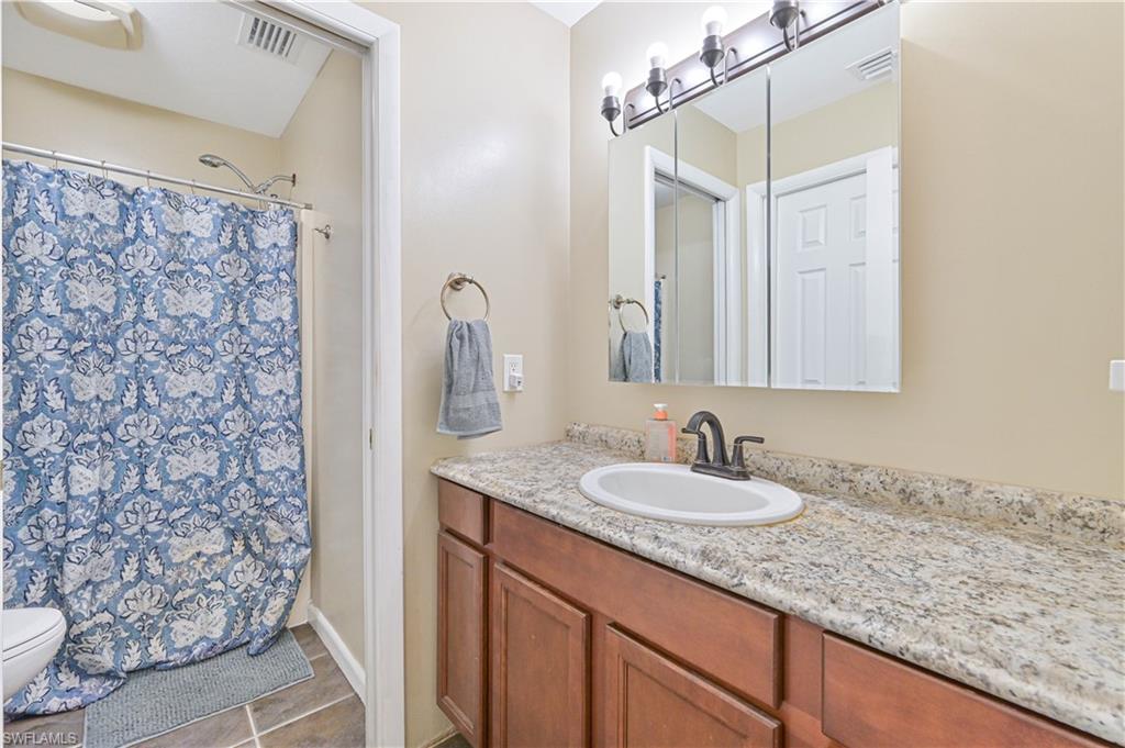 1130 Travis Ave Property Photo 10
