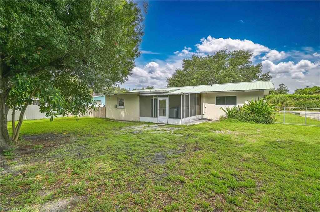 1130 Travis Ave Property Photo 18