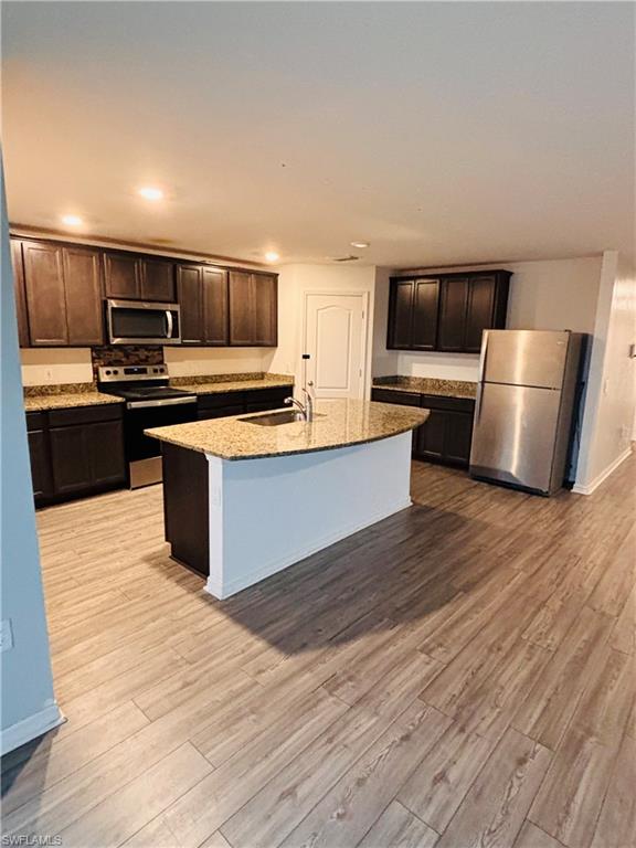 244 Loadstar St Property Photo 4