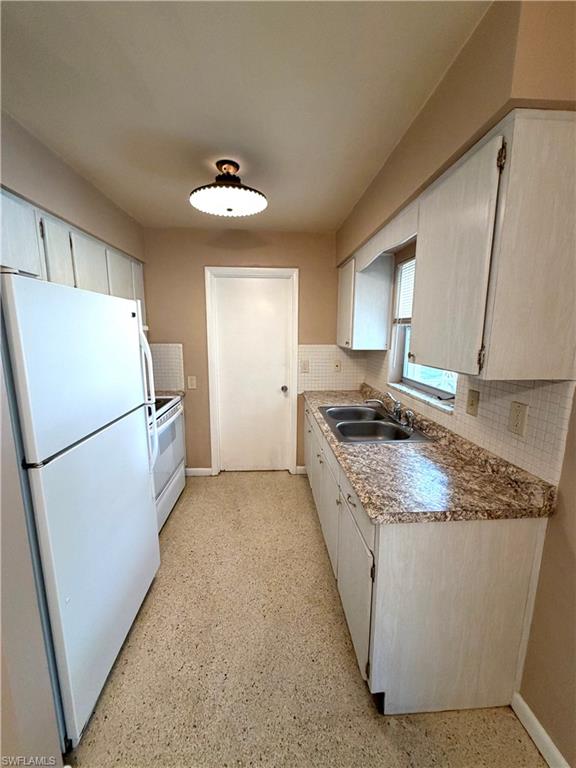 1407 Juddale St E Property Photo 4