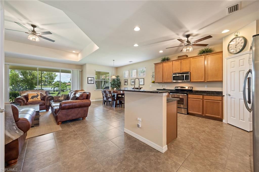 2466 Ashbury Cir Property Photo 6