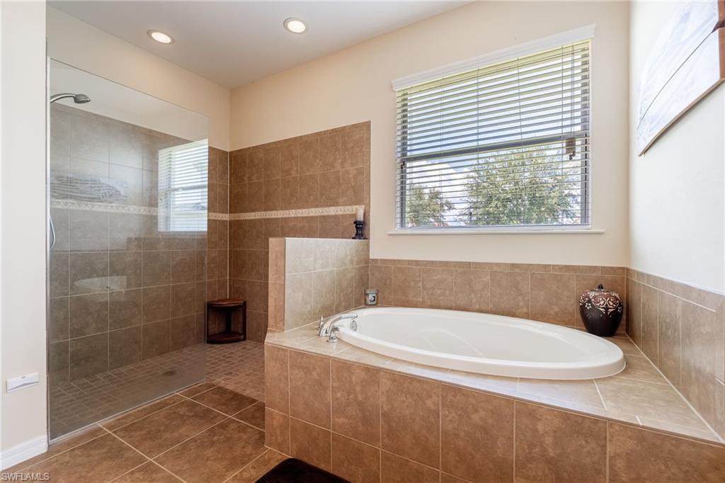 2466 Ashbury Cir Property Photo 22