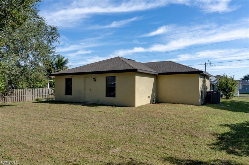 824 Umber Dr Property Photo 3
