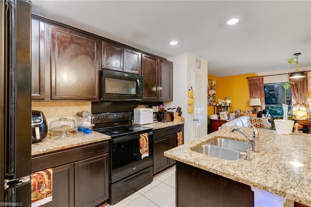 824 Umber Dr Property Photo 5
