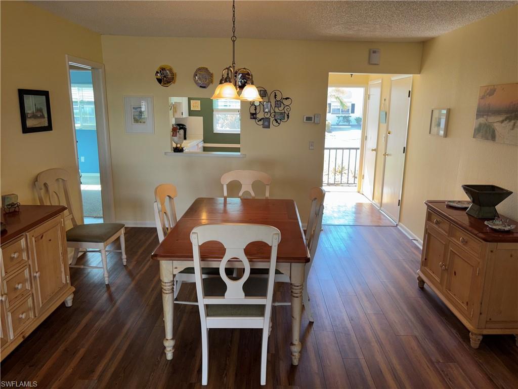 1515 Edgewater Cir Property Photo 14