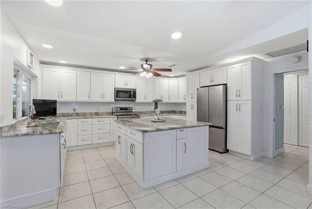 6114 Deer Run Property Photo 2