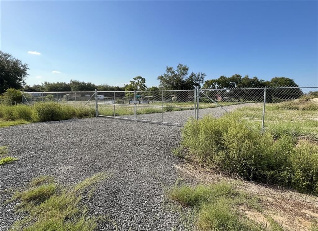 575 S Jinete St Property Photo 7