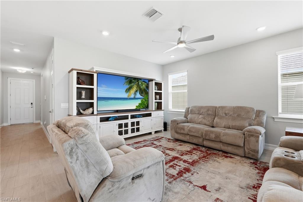 628 Parkshore Lake Ave Property Photo 10