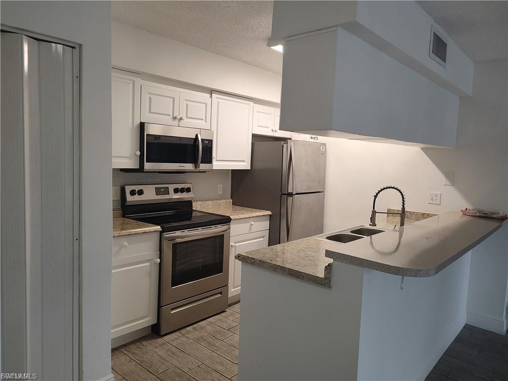 5311 Summerlin Rd 1109 Property Photo 3
