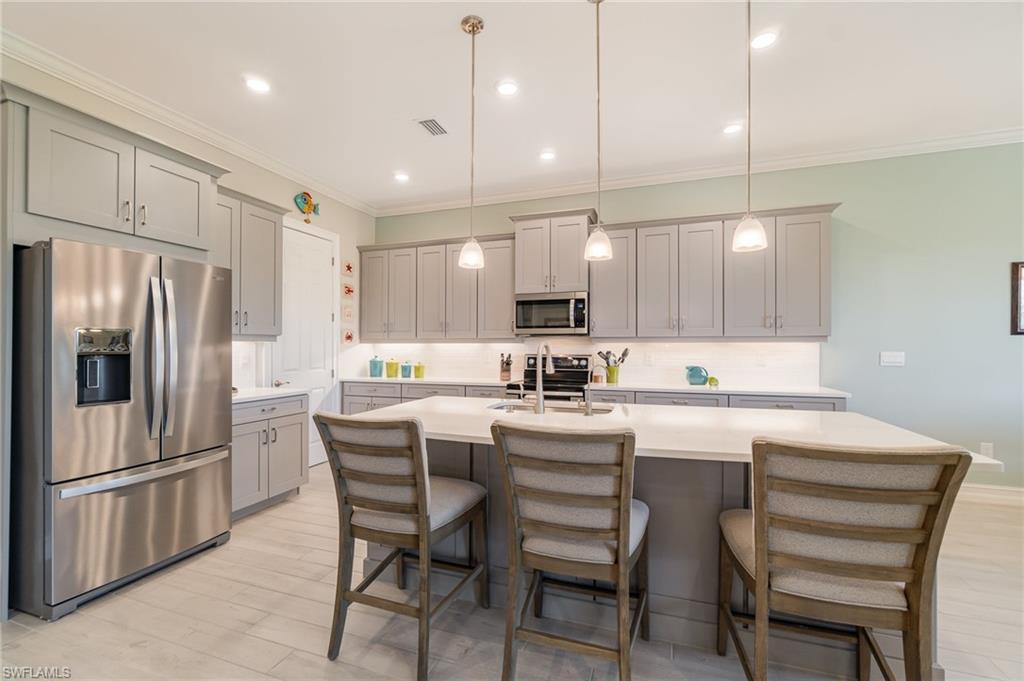 16813 Bay Island Ct Property Photo 4