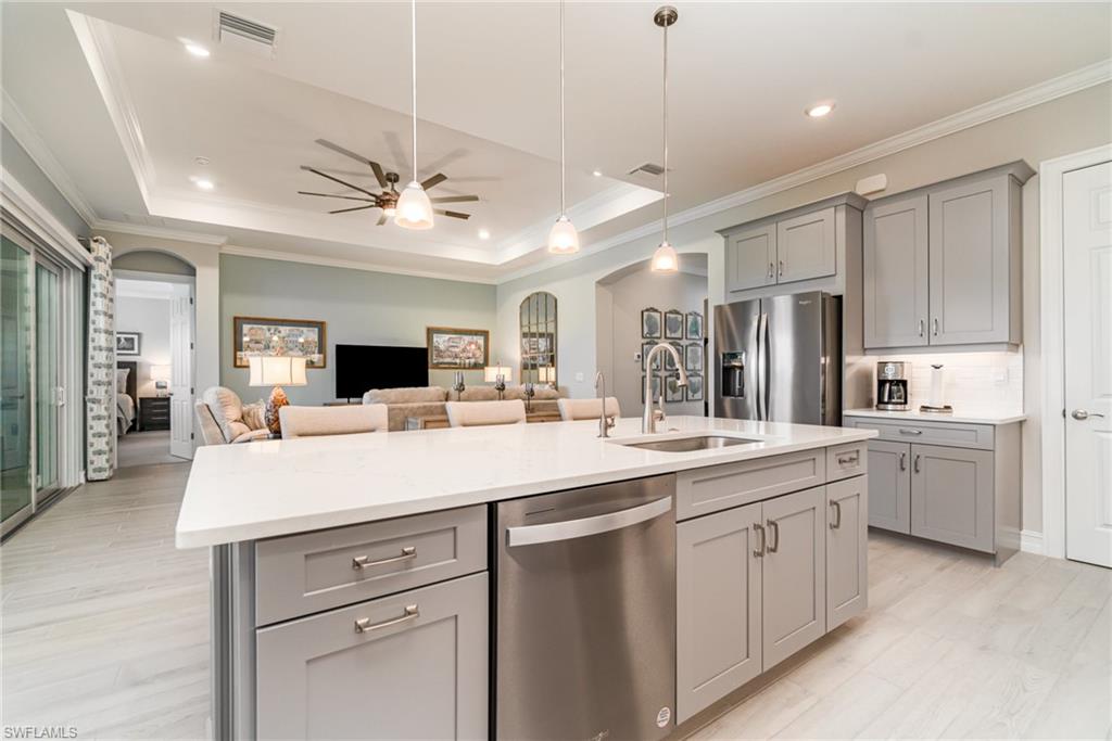 16813 Bay Island Ct Property Photo 6
